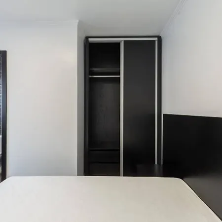Quarto Grande E Luminoso!! Apartamento Porto